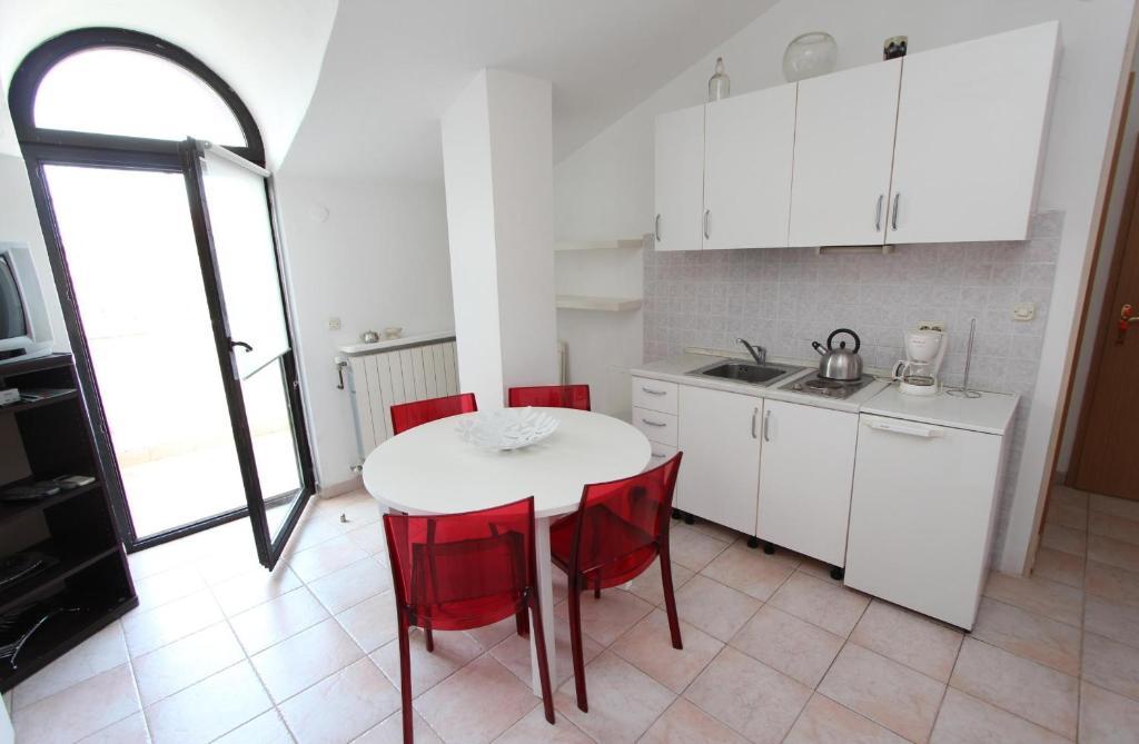Apartments Milena 로비니 외부 사진